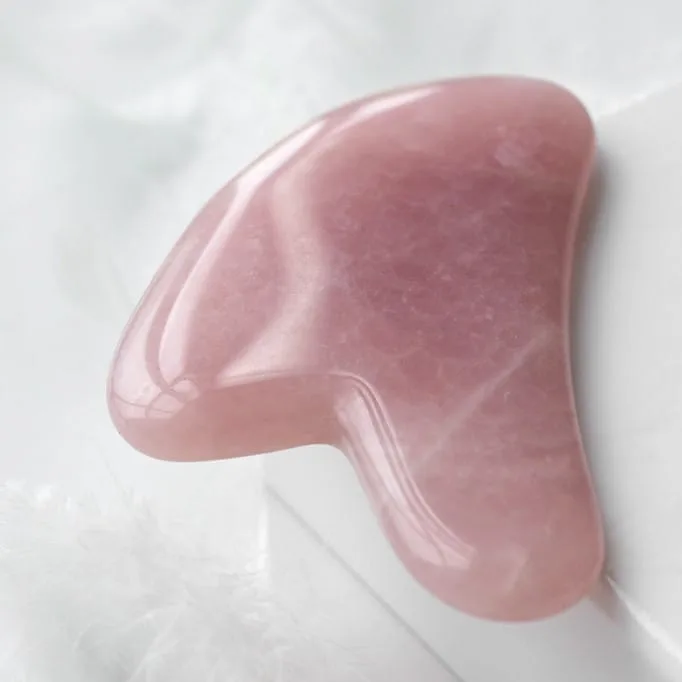 Kamień Gua Sha – różowy  -  Giftoria - zestawy prezentowe 2
