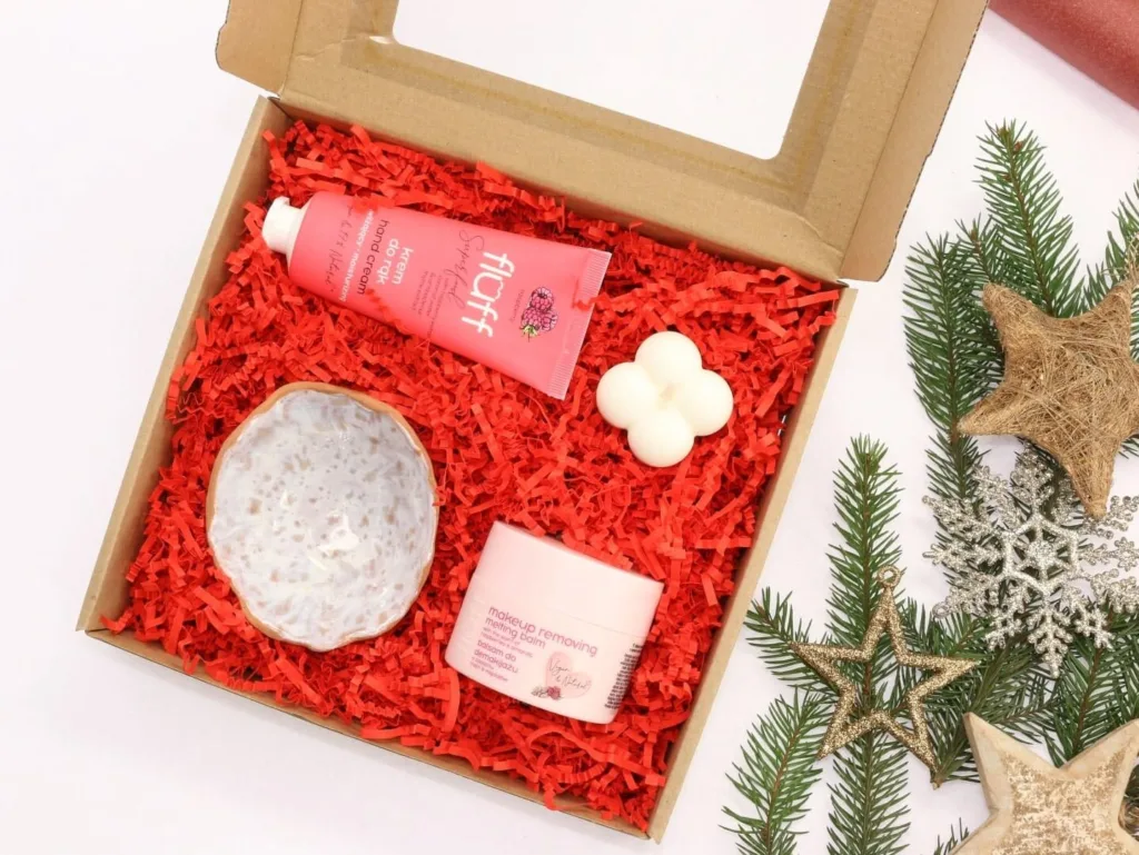 Pielęgnacyjny Zestaw Prezentowy Malinowy  -  Giftoria - zestawy prezentowe