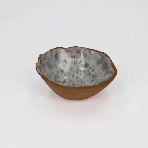 Ręcznie lepiona miseczka ceramiczna w&nbsp;naturalnym stylu  -  Giftoria - zestawy prezentowe
