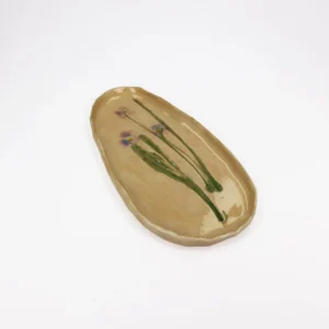 Ceramiczny talerzyk/patera z&nbsp;motywem roślinnym – ręcznie wykonany  -  Giftoria - zestawy prezentowe