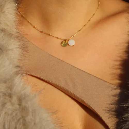 Naszyjnik z&nbsp;zawieszką z&nbsp;masy perłowej  -  Giftoria - zestawy prezentowe