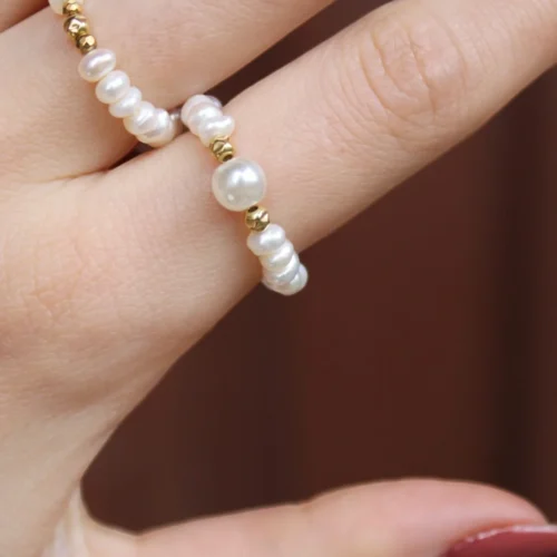 Pierścionek z dużą perłą - Giftoria - zestawy prezentowe Pierścionek z dużą perłą - Giftoria - zestawy prezentowe