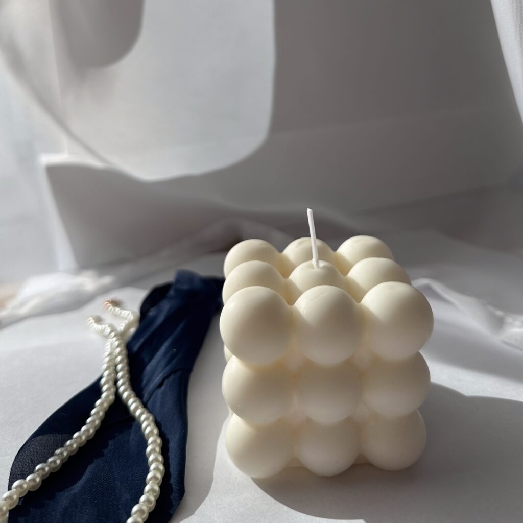 Świeca sojowa duża Bubble – naturalna, ręcznie robiona dekoracja  -  Giftoria - zestawy prezentowe 2