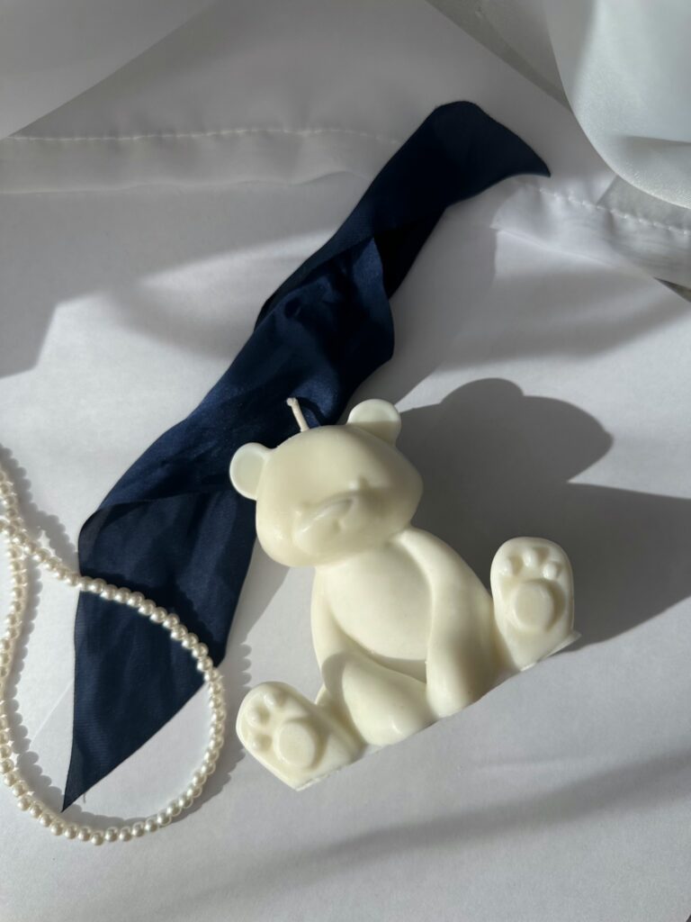 Świeca sojowa Miś – ręcznie robiona, dekoracyjna świeca z naturalnego wosku  -  Giftoria - zestawy prezentowe 2