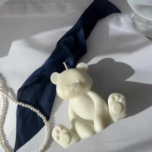 Świeca sojowa Miś – ręcznie robiona, dekoracyjna świeca z&nbsp;naturalnego wosku  -  Giftoria - zestawy prezentowe 2