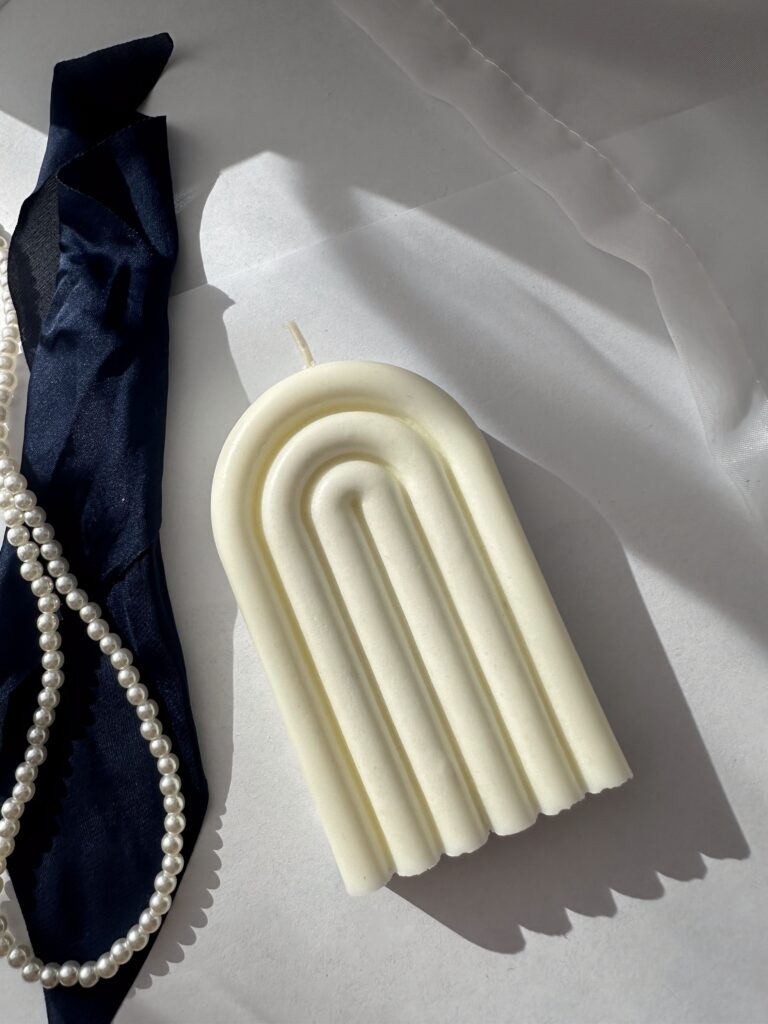 Świeca sojowa Łuk Tęczy – naturalna, ręcznie robiona dekoracja  -  Giftoria - zestawy prezentowe 2