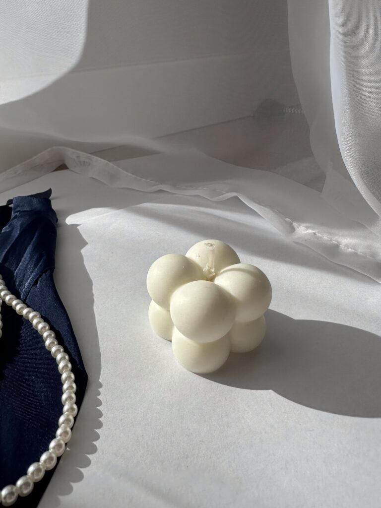 Świeca sojowa mała bubble ręcznie wykonana  -  Giftoria - zestawy prezentowe 2