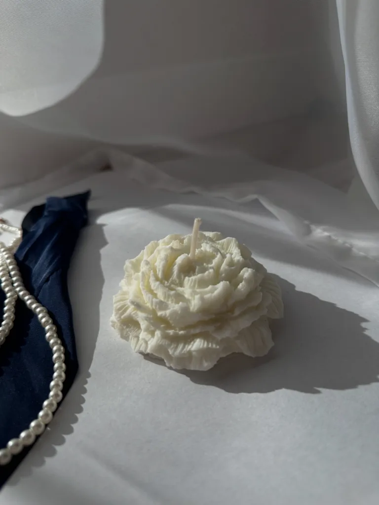 Kwiat piwonia  – świeca sojowa ręcznie wykonana  -  Giftoria - zestawy prezentowe 2