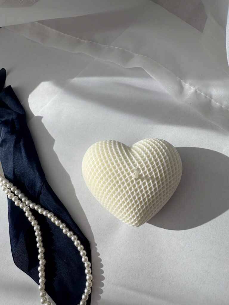 Świeca sojowa Serce ręcznie wykonana  -  Giftoria - zestawy prezentowe 2