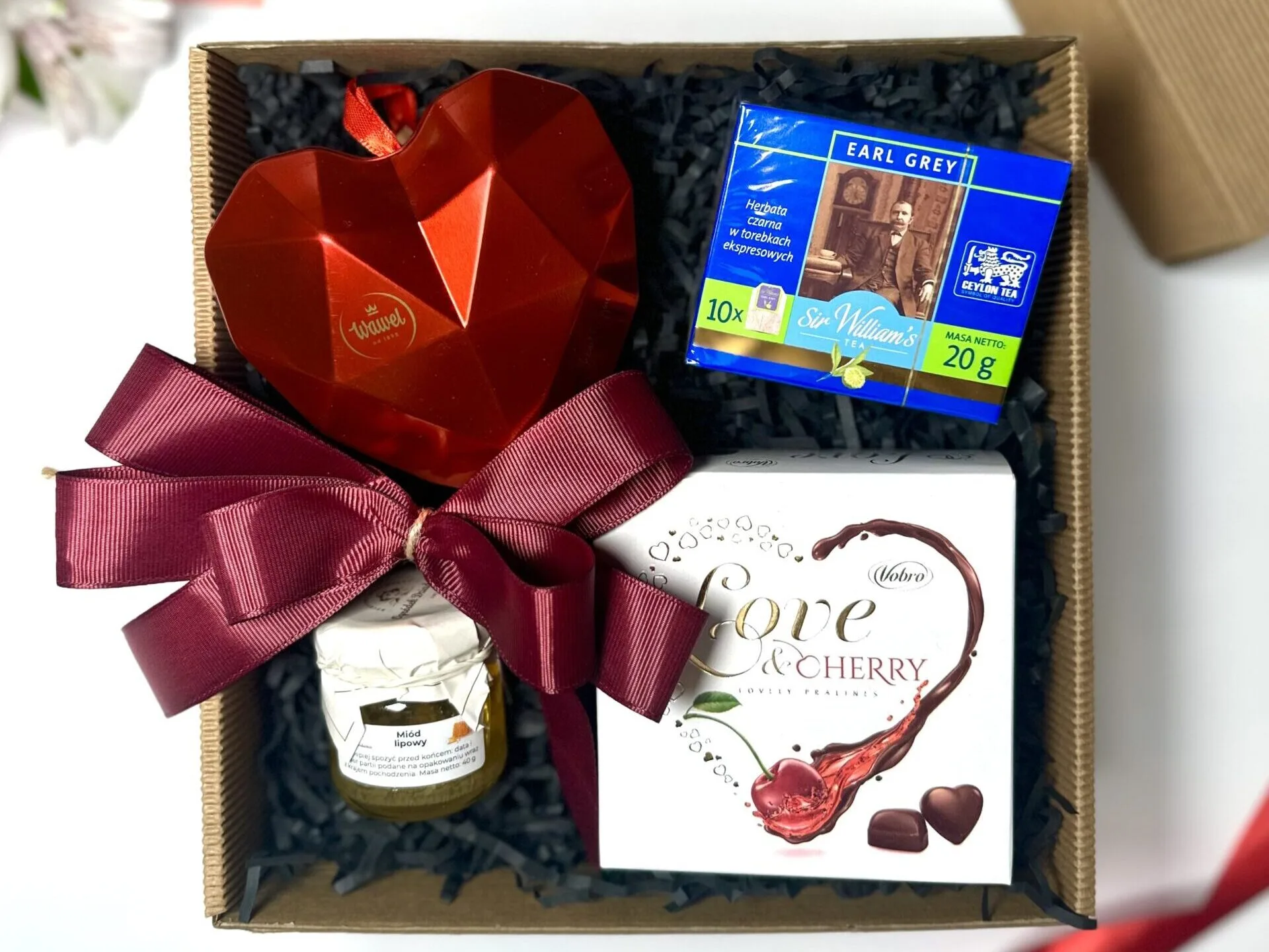 Zestaw Prezentowy „Elegancki Smak” – konfitura, praliny i muszka  -  Giftoria - zestawy prezentowe 5