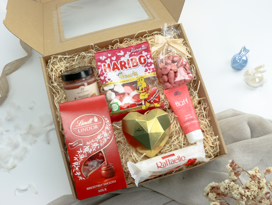 Zestaw Prezentowy Sweet Love – Migdały, Miód i Czekoladki | Prezent dla dziewczyny  -  Giftoria - zestawy prezentowe