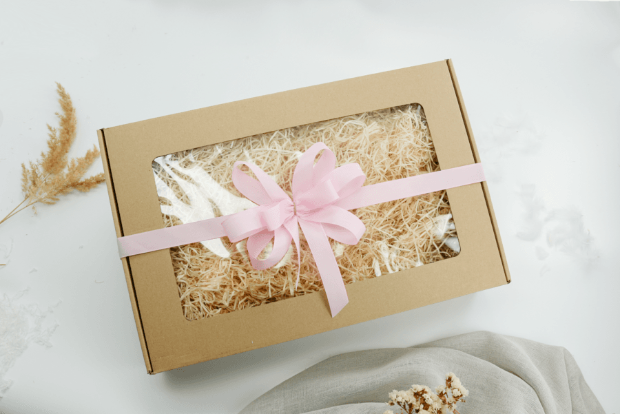 Zestaw Prezentowy Sweet Love – Migdały, Miód i Czekoladki | Prezent dla dziewczyny  -  Giftoria - zestawy prezentowe 2