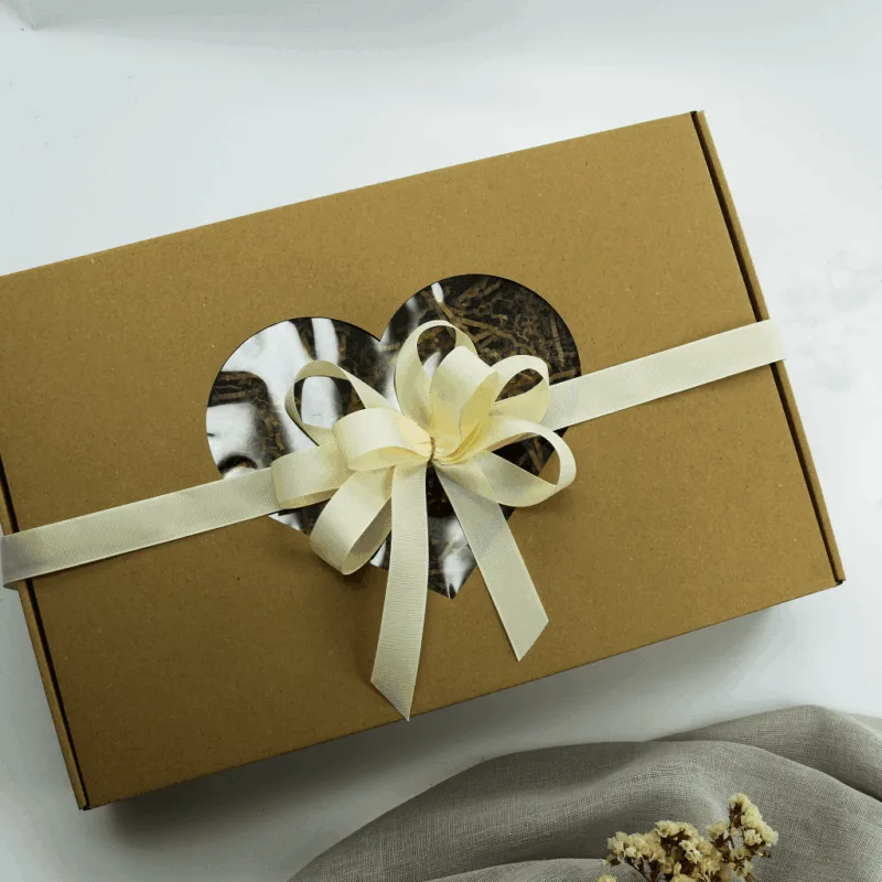 Zestaw Prezentowy „Sushi Celebration” – zestaw sushi handmade  -  Giftoria - zestawy prezentowe