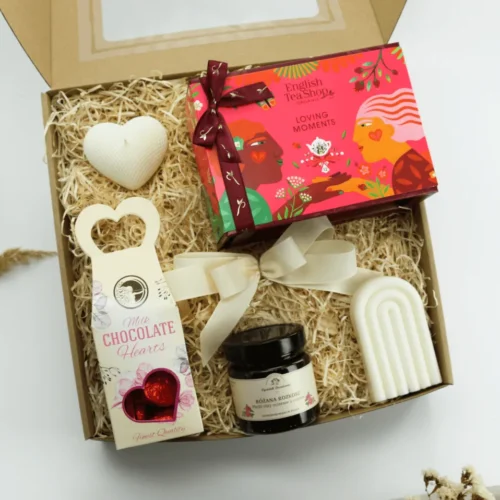 Zestaw Prezentowy „Różana Miłość” – aromaty, elegancja i&nbsp;chwile przyjemności  -  Giftoria - zestawy prezentowe