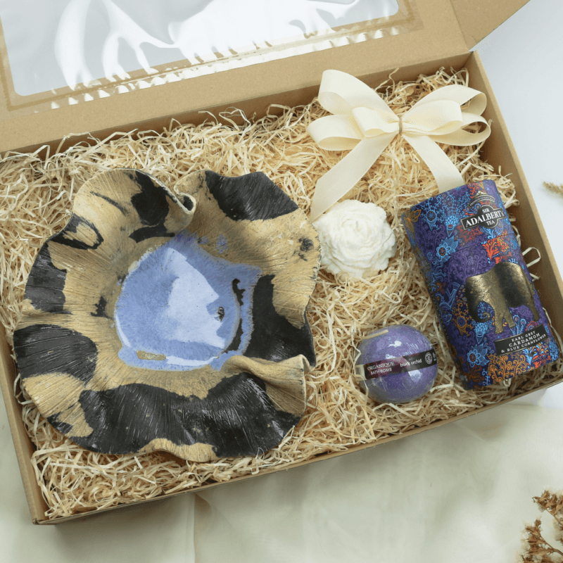 Zestaw Prezentowy „Czarna Orchidea” – misa  handmade, kula do kąpieli, herbata, świeca  -  Giftoria - zestawy prezentowe 2