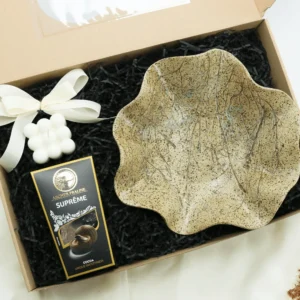 Zestaw Prezentowy „Czekoladowe Serce” – praliny, misa, świeca  -  Giftoria - zestawy prezentowe