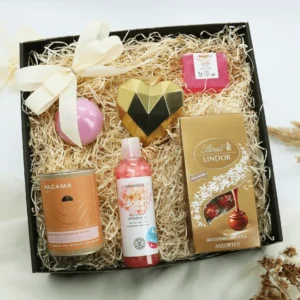 Zestaw Prezentowy „Kwiatowy Relaks” – Aromatyczna Herbata, Kosmetyki Organique i&nbsp;Praliny  -  Giftoria - zestawy prezentowe