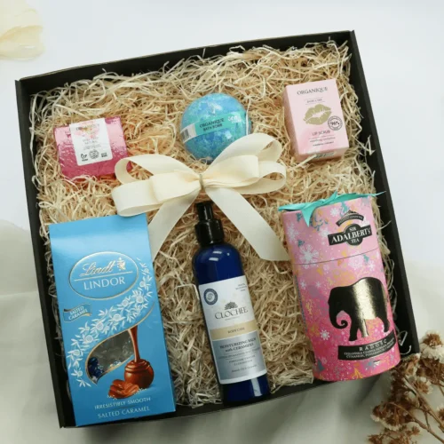 Prezent na&nbsp;30. urodziny dla niej – ekskluzywny zestaw z&nbsp;herbatą i&nbsp;pielęgnacją  -  Giftoria - zestawy prezentowe