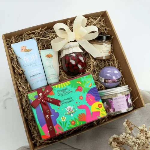 Ekskluzywny Zestaw Prezentowy Zmysłowa Relaksacja – Kąpiel, Herbata i&nbsp;Słodkości  -  Giftoria - zestawy prezentowe