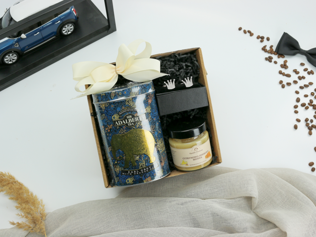 Zestaw Prezentowy „Gentleman’s Choice” – herbata, miód, spinki do mankietów  -  Giftoria - zestawy prezentowe