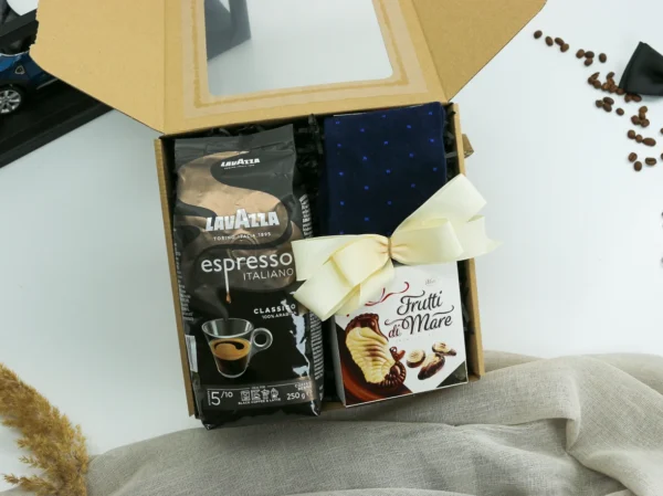 Zestaw Prezentowy „Aromatyczna Elegancja” – kawa, praliny, skarpety  -  Giftoria - zestawy prezentowe