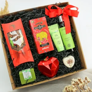 Zestaw Prezentowy „Energia i&nbsp;Relaks” – kosmetyki pielęgnacyjne, herbata i&nbsp;słodkości  -  Giftoria - zestawy prezentowe