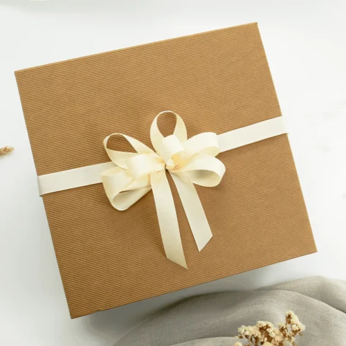 Ekskluzywny Zestaw Prezentowy Zmysłowy Relaks – Herbata, Praliny i&nbsp;Kosmetyki SPA  -  Giftoria - zestawy prezentowe 2