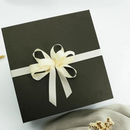 Zestaw Prezentowy Bloom & Malina – Relaks, Słodycze i&nbsp;Elegancja  -  Giftoria - zestawy prezentowe 2