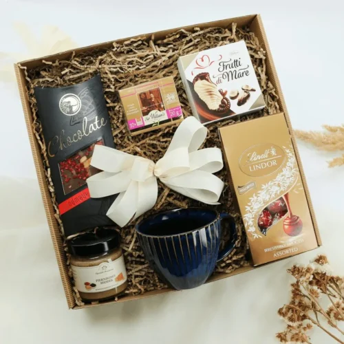 Zestaw Prezentowy „Złoty Smak Przyjemności” – Filiżanka, Herbata, Miód  -  Giftoria - zestawy prezentowe