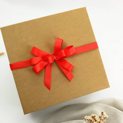 „Czułe Serca” – słodki zestaw prezentowy z&nbsp;herbatą i&nbsp;pralinami  -  Giftoria - zestawy prezentowe 2