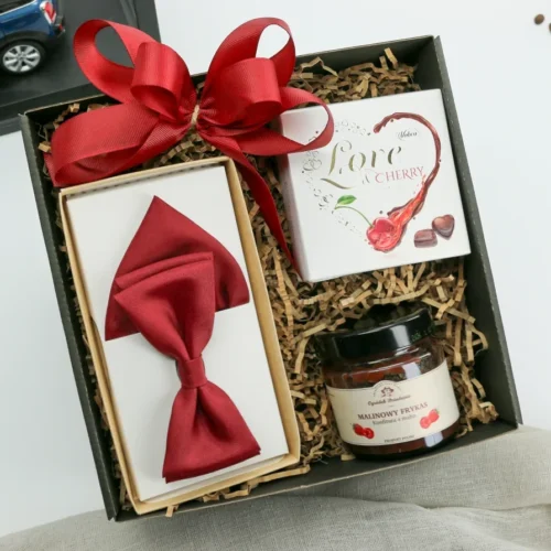 Zestaw Prezentowy „Elegancki Smak” – konfitura, praliny i&nbsp;muszka  -  Giftoria - zestawy prezentowe