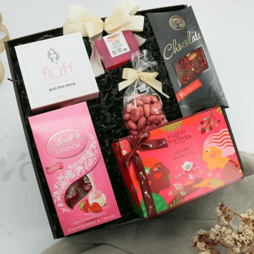 Zestaw Prezentowy Bloom & Malina – Relaks, Słodycze i&nbsp;Elegancja  -  Giftoria - zestawy prezentowe