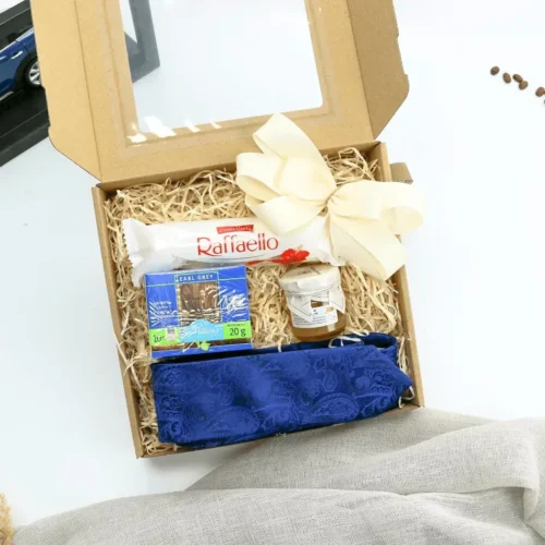 Zestaw Prezentowy „Krawatovo” – herbata, miód, słodkości i&nbsp;elegancki krawat  -  Giftoria - zestawy prezentowe